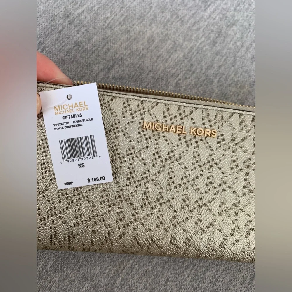 Michael Kors Acorn/Gold Travel Continental Wallet wristlet New in Box with Tags - Picture 5 of 7